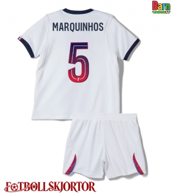 Paris Saint-Germain Marquinhos #5 Borta Kläder Barn 2026-27 Kortärmad (+ Korta byxor)
